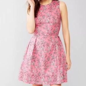 Gap pink floral fit and flare dress size 2 pockets